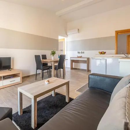 Luka Maslina Apartment